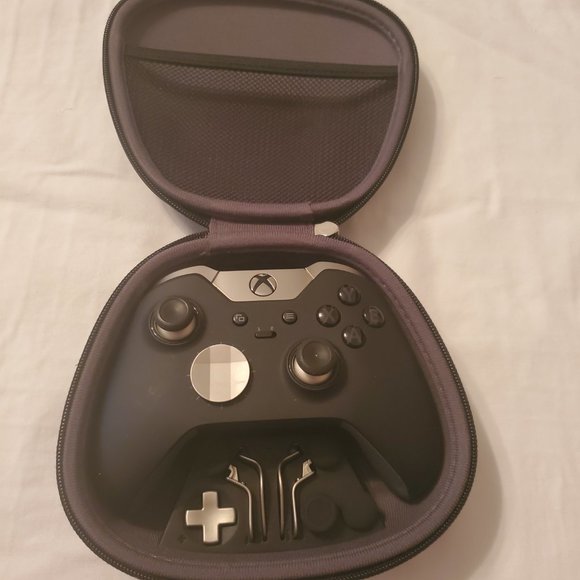 Xbox Elite Bluetooth Elite Series 1 Wireless controller for Xbox One. Black. - Picture 6 of 7